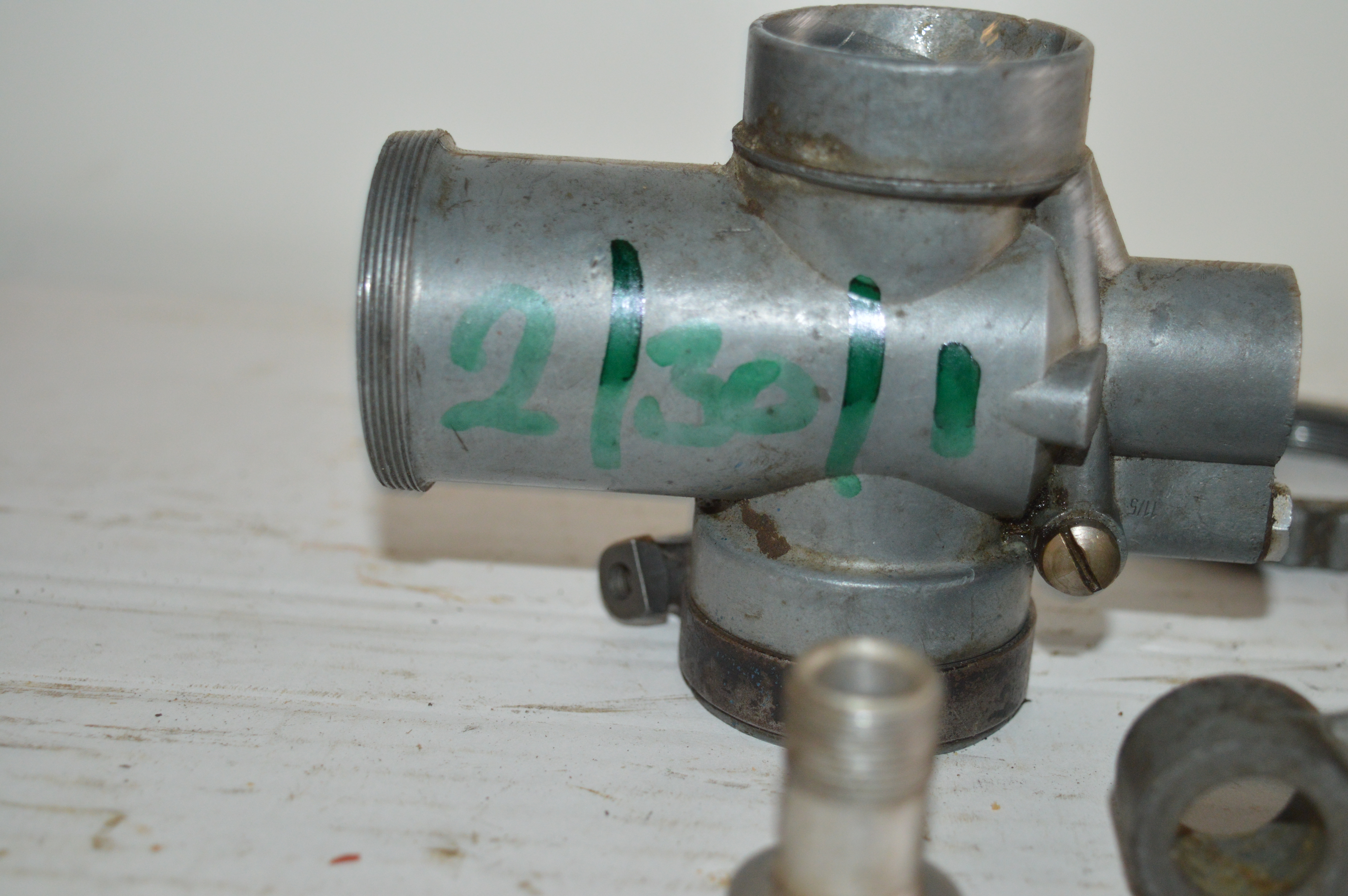 Bing carburateur 1/30/1 huis incompleet