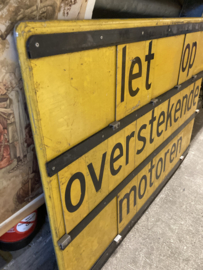 Verkeersbord let op overstekende motoren (Tubbergen)