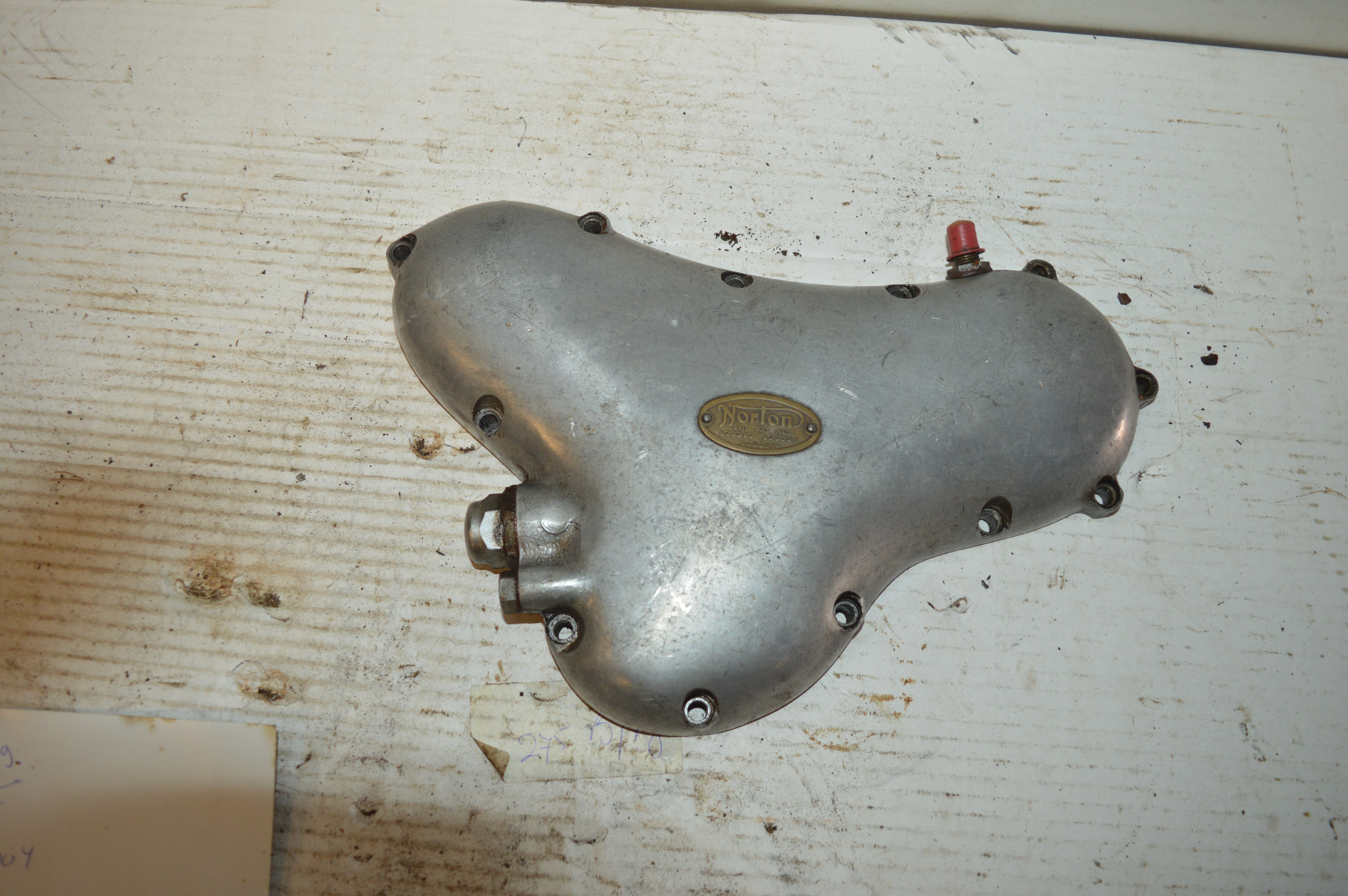 Norton T 2004 A deksel met ontluchting