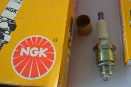 NGK Bougie BP6HS/4511