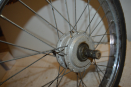 Mobylette/EEG 2 1/4x17 inch 28 spaken