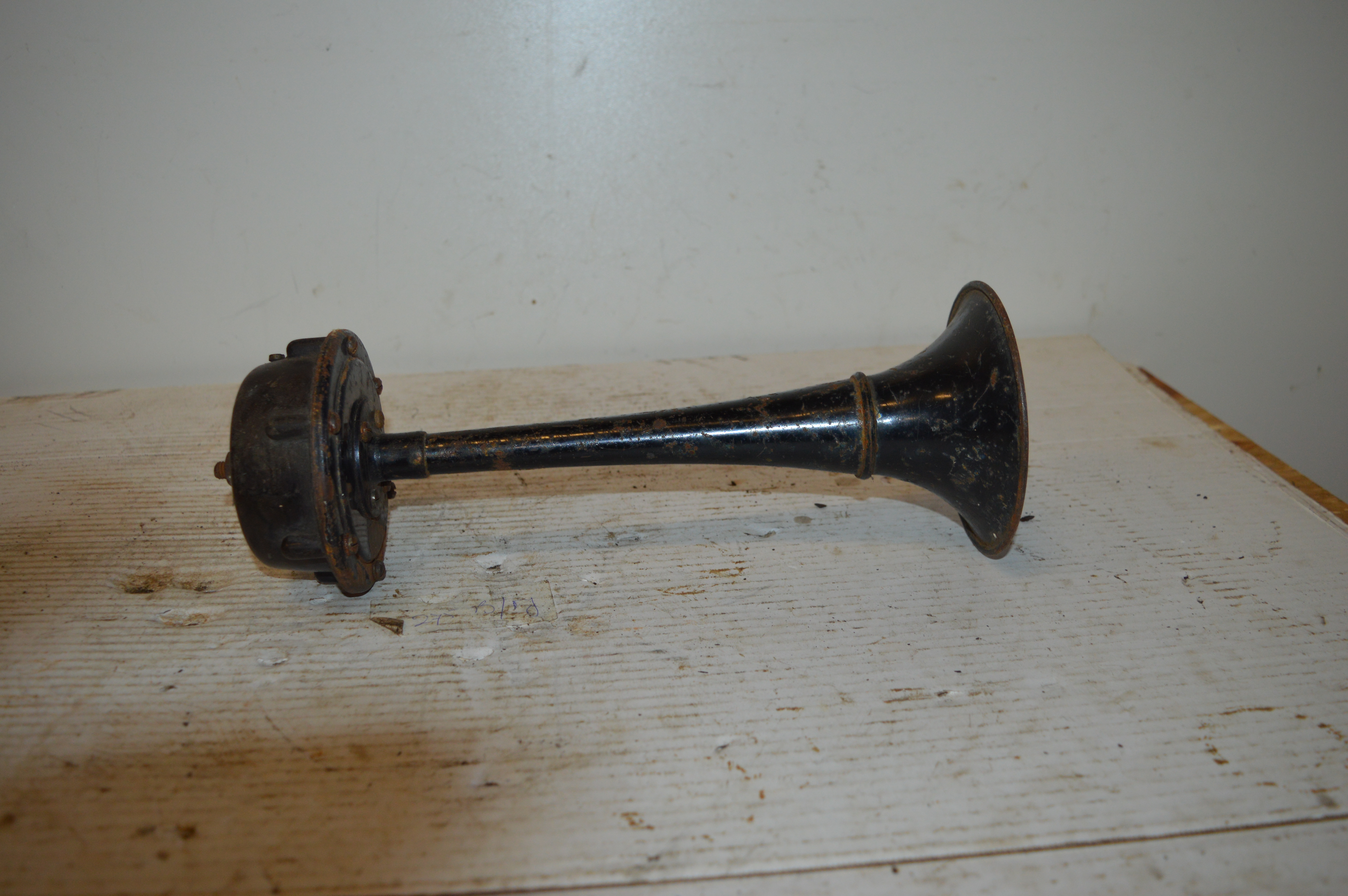 Hella T Toeter 6 volt lengte 33 cm werkt