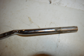 Stuur chroom lengte 68 cm/midden stuk 25 mm/uiteinden 22 mm