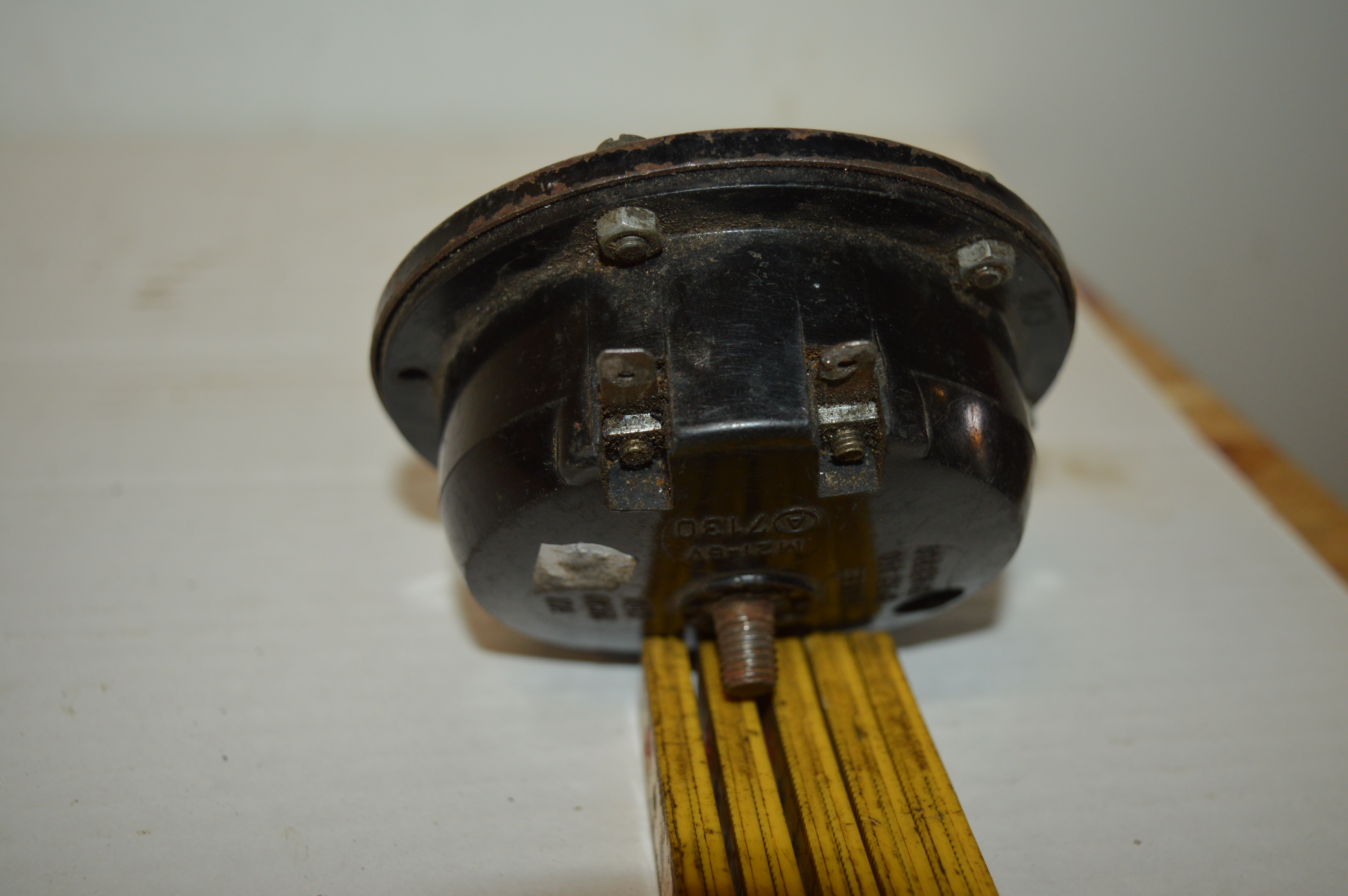 Hella M21/6volt/A7130/werkt niet