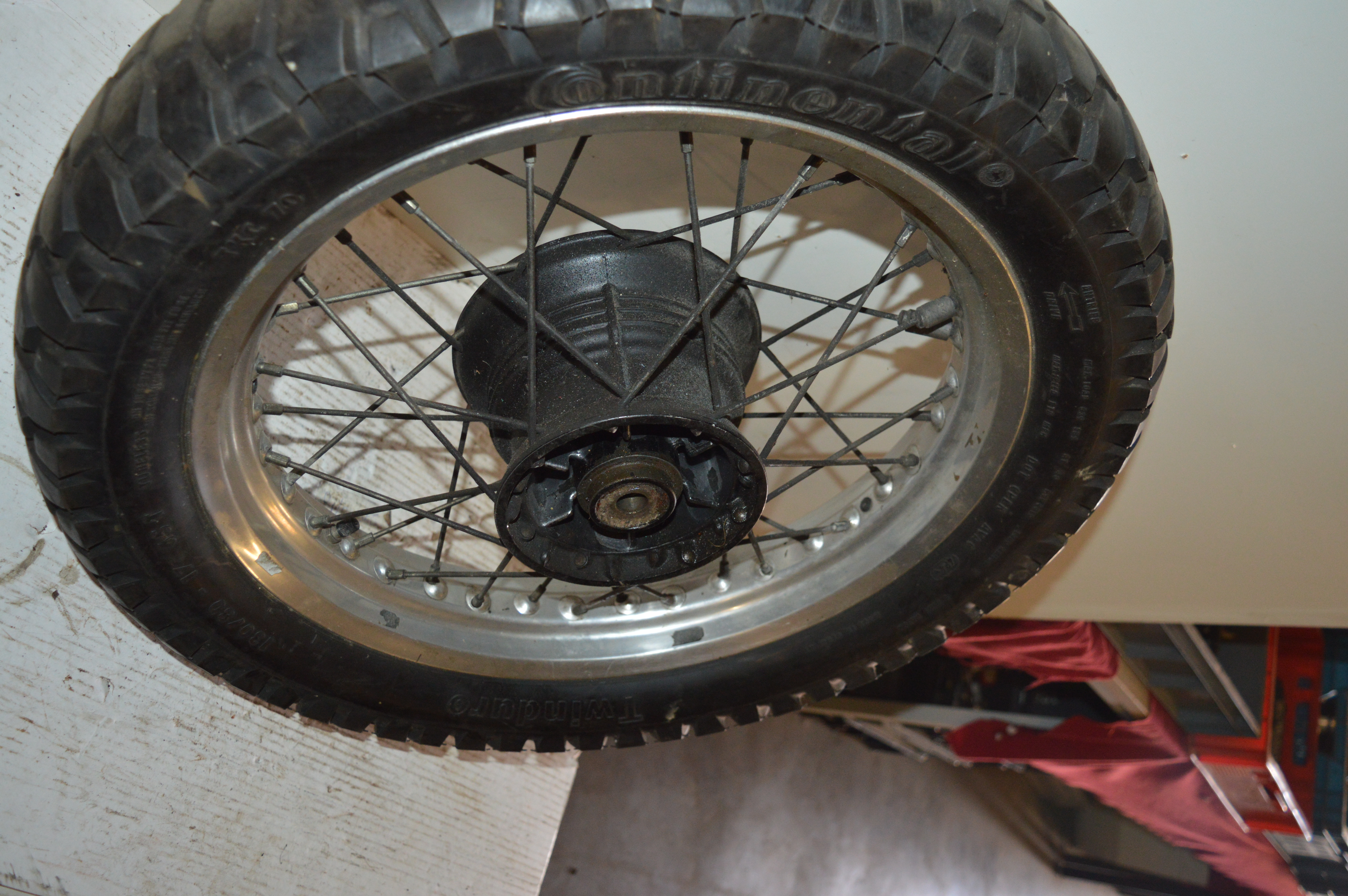 Honda Achter wiel 17 inch 130/80 36 spaken