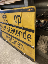 Verkeersbord let op overstekende motoren (Tubbergen)