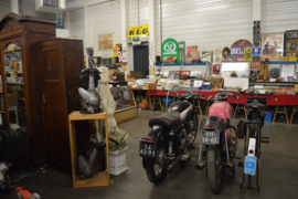 BRAM NIEUWE/BROCANTE/RARITEITEN ARTIKELEN COUNTER