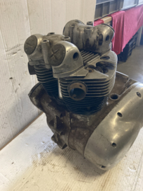 Triumph T21 LEEG Motorblok/Mancave