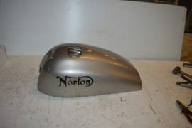 Norton Benzinetank wide line/binnenzijde slechte staat