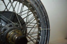 Ariel achterwiel/oud model naaf/ 16 inch velg