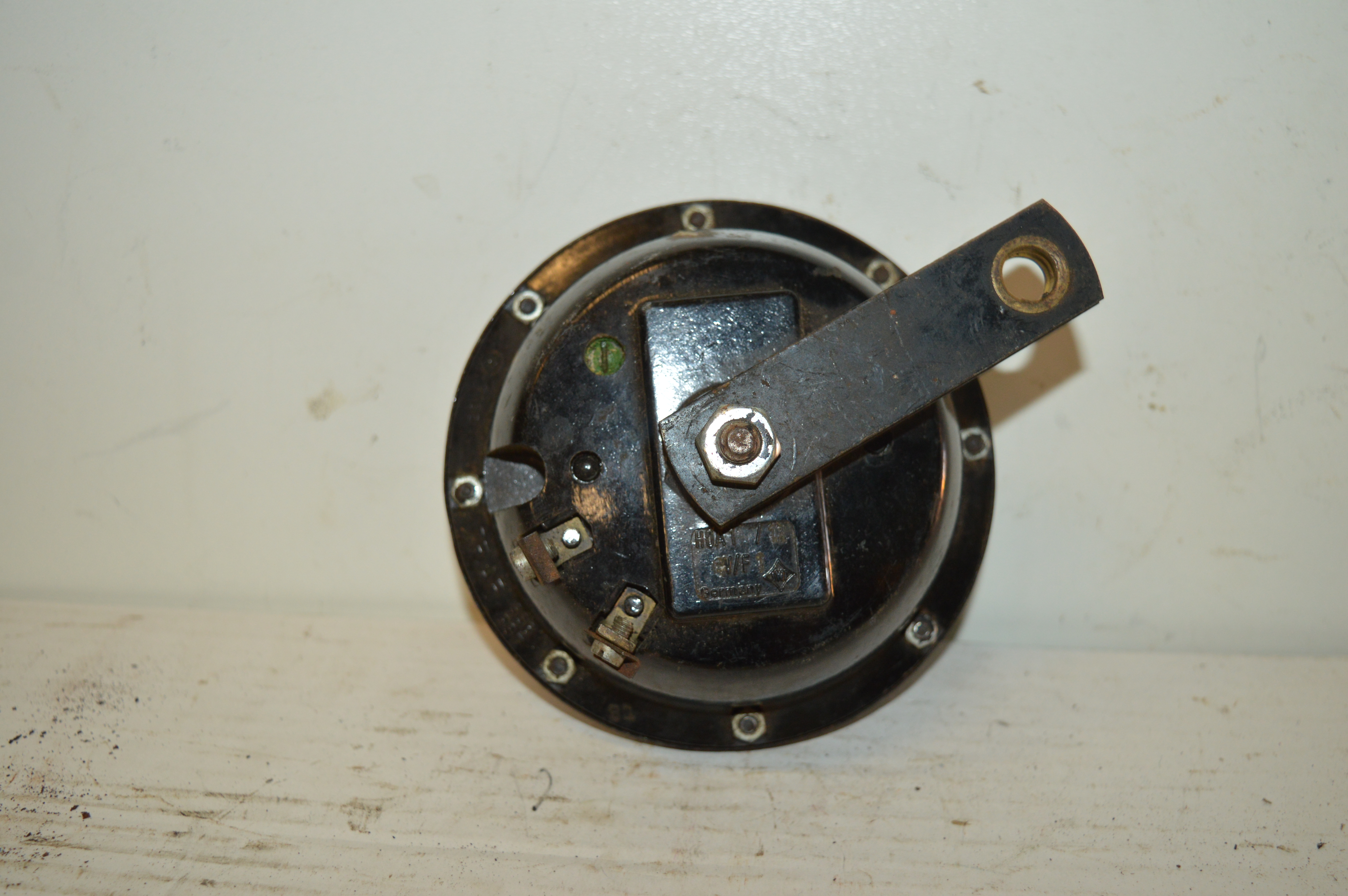 IWF HOA 1/12 volt werkt niet