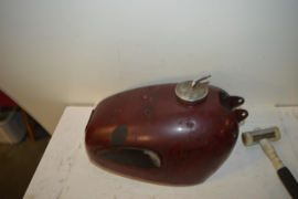 Adler Benzinetank/dop