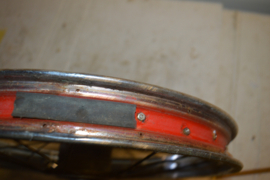 Mobylette/EEG achter wiel 28 spaken