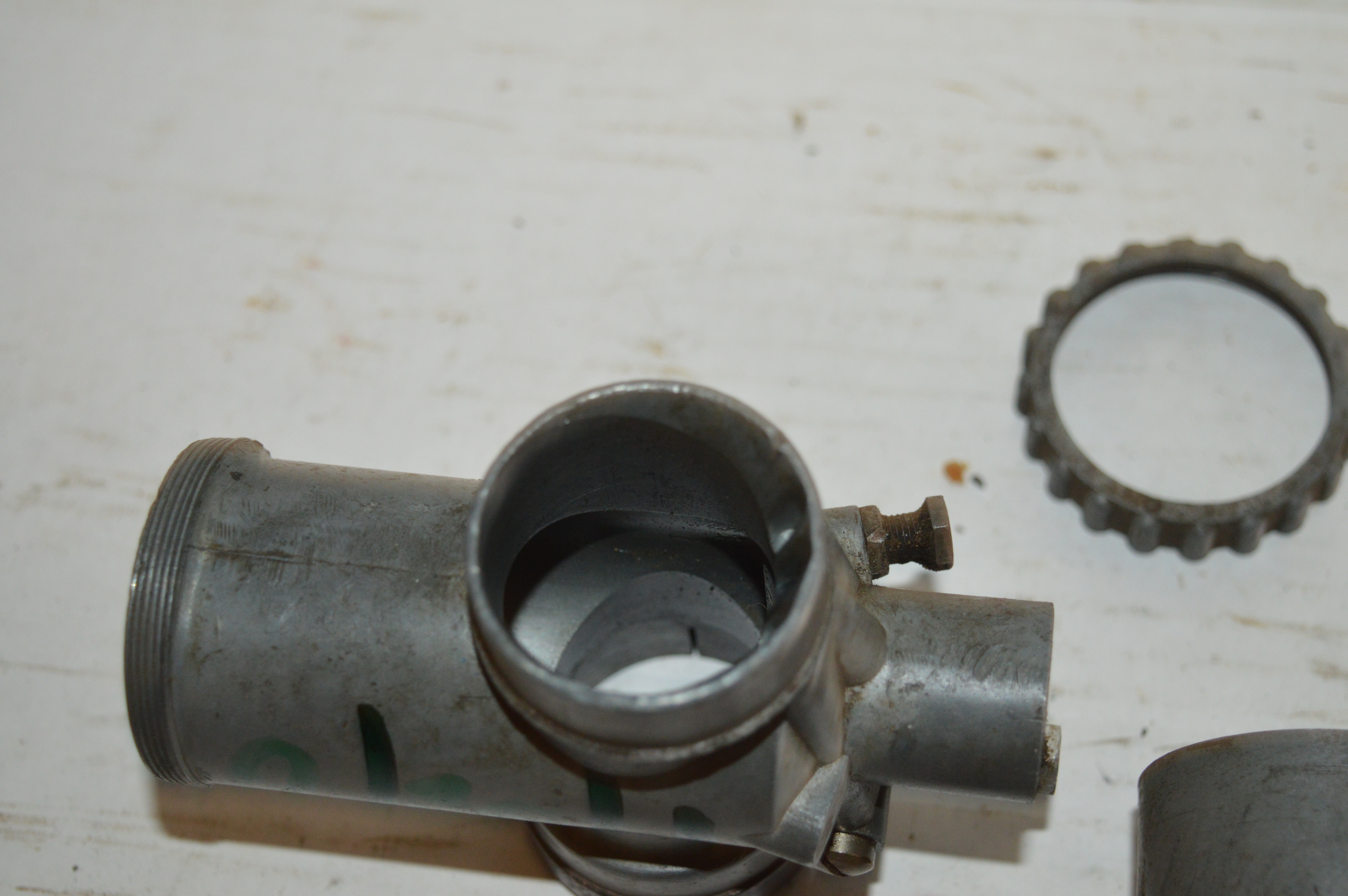 Bing carburateur 1/30/1 huis incompleet