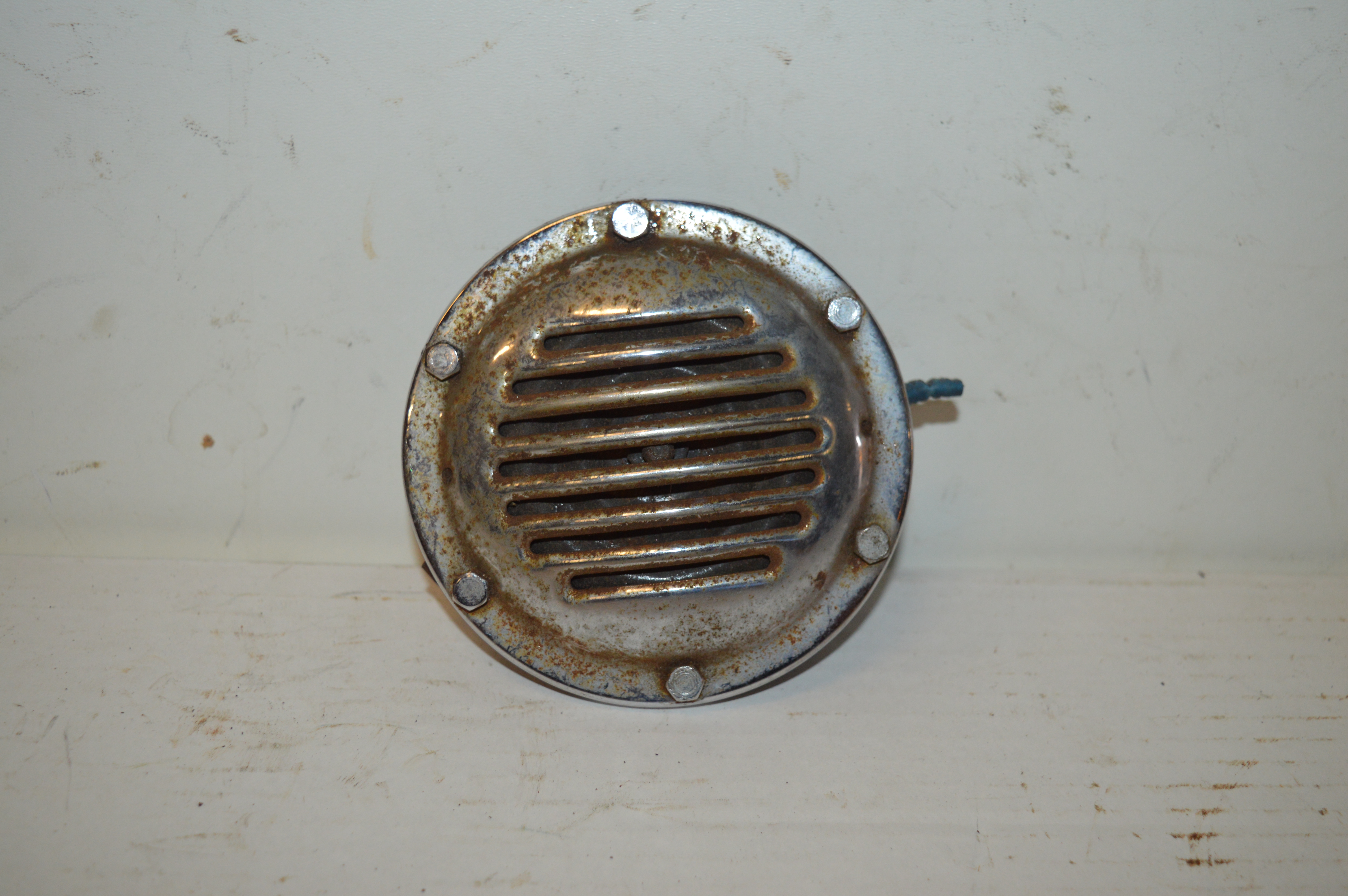 Toeter 372/6/voltage ?/werkt niet