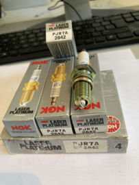 NGK BOUGIE PJR7A