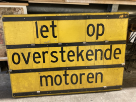 Verkeersbord let op overstekende motoren (Tubbergen)