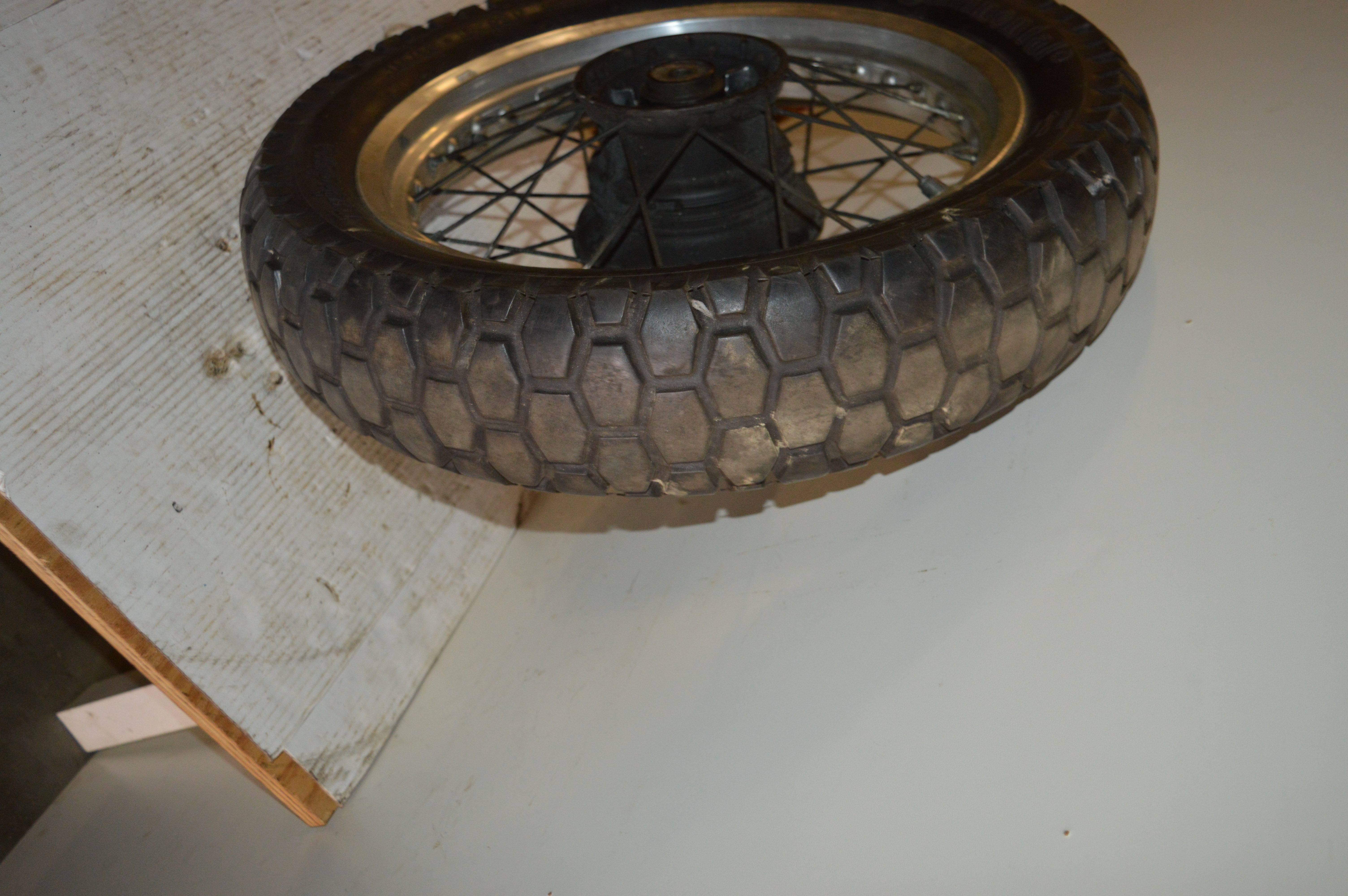 Honda Achter wiel 17 inch 130/80 36 spaken