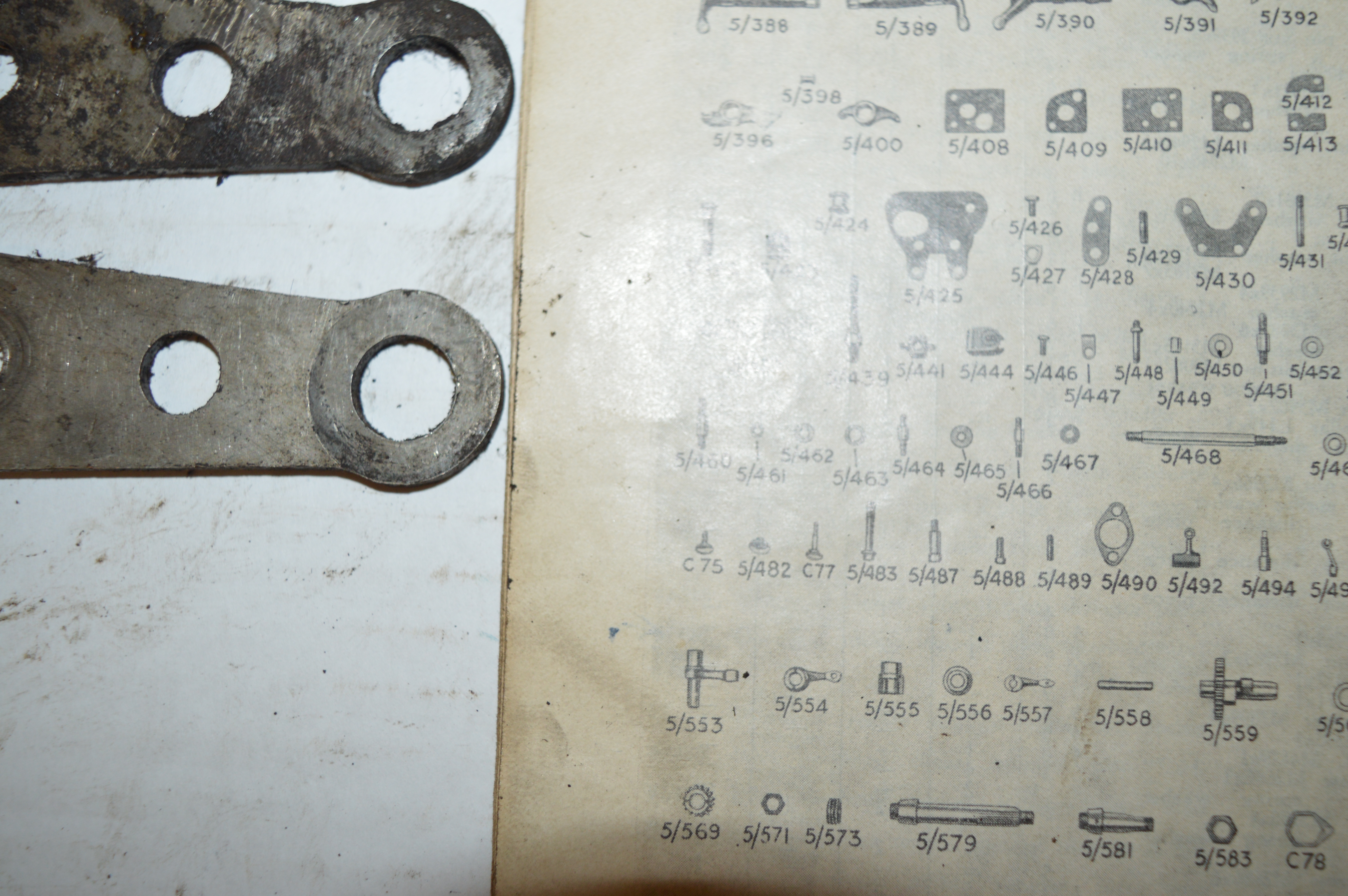Rudge 5/437 RH/LH rocker plate