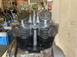 Triumph T21 LEEG Motorblok/Mancave