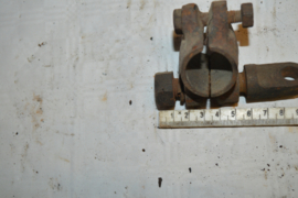 Zijspan klem/bout lengte 9cm/gat 26mm