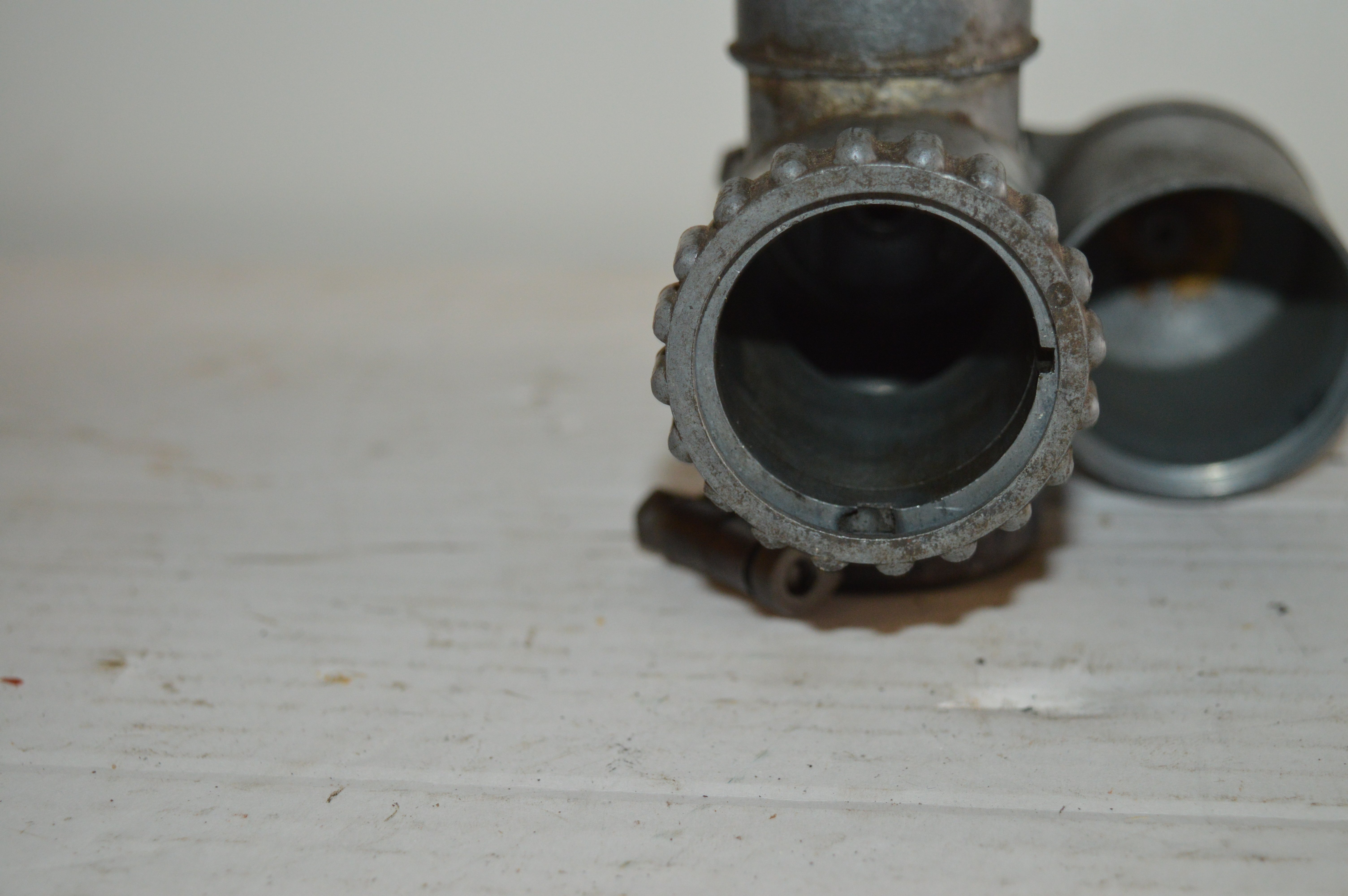 Bing carburateur 1/30/1 huis incompleet