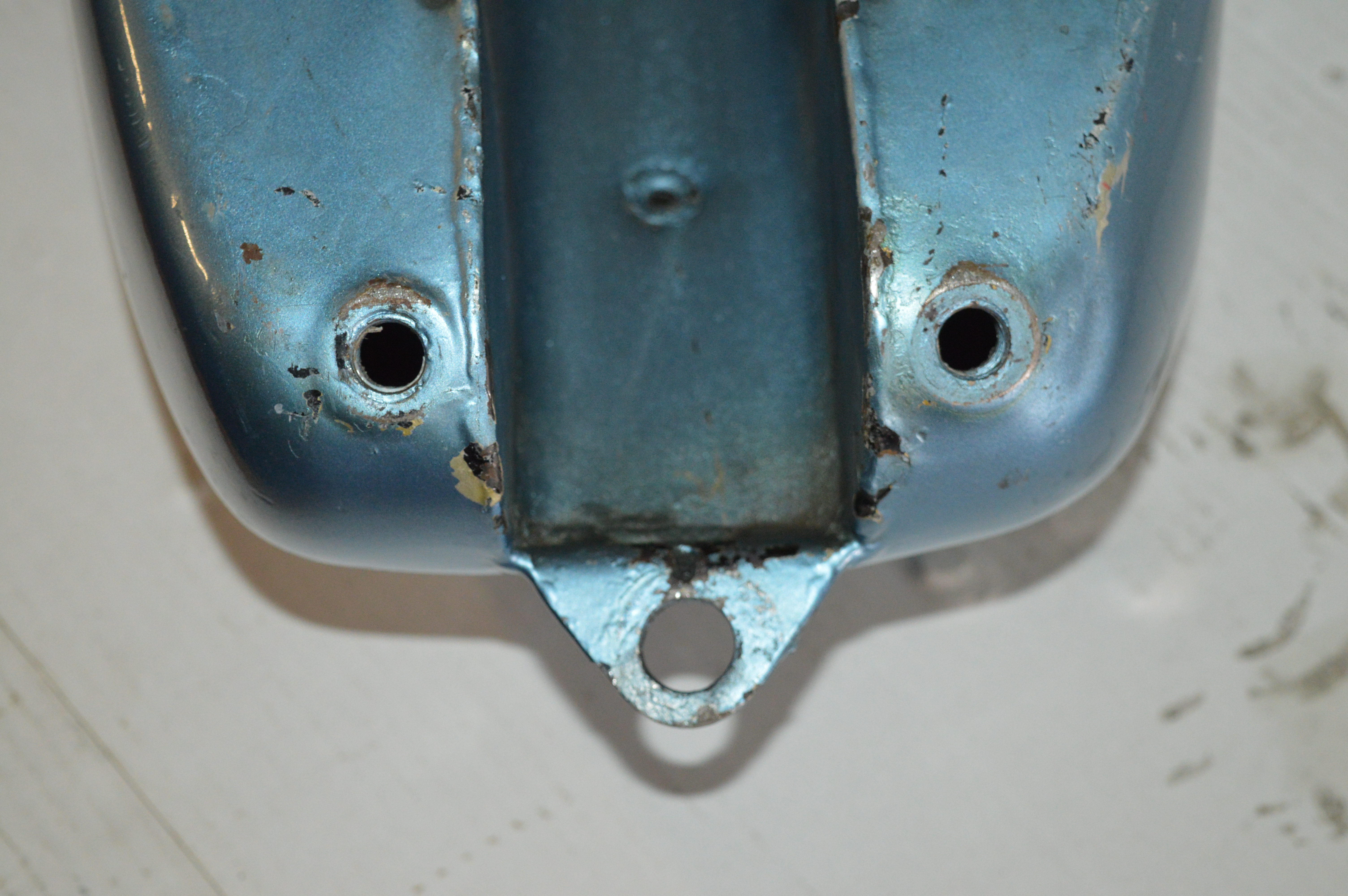 Triumph Saint benzinetank(bovenzijde plamuur)