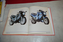 Triumph motorcycles/Roy Bacon