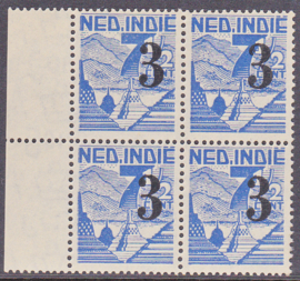 Ned. Indie plaatfout 323a PM Ongebruikt in blok van 4 E-1219