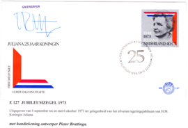 E127 Gesigneerd door Ontwerper: Pieter Brattinga met open klep