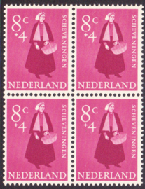 Plaatfout   709 P  Postfris  in blok van 4 Cataloguswaarde 35.00++