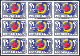 Plaatfout 1381 P Postfris in blok van 9 Cataloguswaarde 22.00