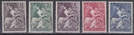 NVPH  449-453 Nationale Hulpzegels 1946 Postfris cataloguswaarde: 3,80  
