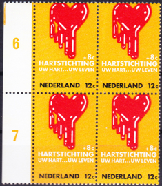 Plaatfout 975 PM2  Postfris in blok van 4  Cataloguswaarde 35,00