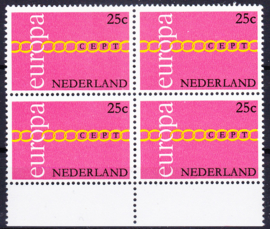 Plaatfout 990 PM  in blok van 4 Postfris