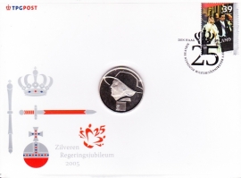 Gelegenheids enveloppe met penning tbv Zilveren regerings jubileum 2005