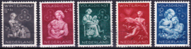 NVPH  423-427 Winterhulp postzegels 1944 gebruikt