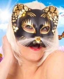 Zwart met goudkleurig oog/halfmasker kat Zwart met goudkleurig oog/halfmasker kat
