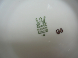Dinerservies Wawel 12/11 persoons met grote bloemboeketten met oa. roze pioen roos