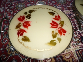 Oud Taartplateau met rode tulpen-glasplaat