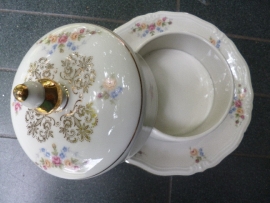Windsor Botervloot met roze en gele roosjes guirlandertjes
