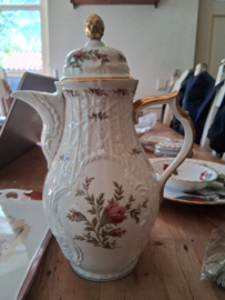 Koffiepot Rosenthal Sansoucci met wilde roze roosjes