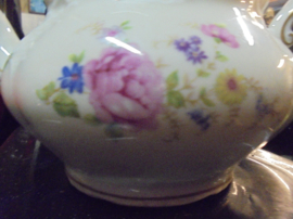 6 persoons Theeservies MOSA met licht roze roos, bloemboeket en eikeltje op het deksel  (ZELDZAAM!!)