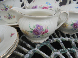 Theeservies Titania Barok met bloemboeketten / roze pioen roos