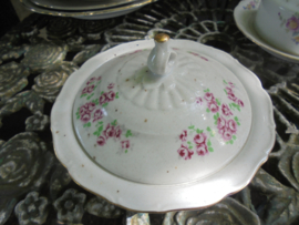 Botervloot met kleine roze roosjes