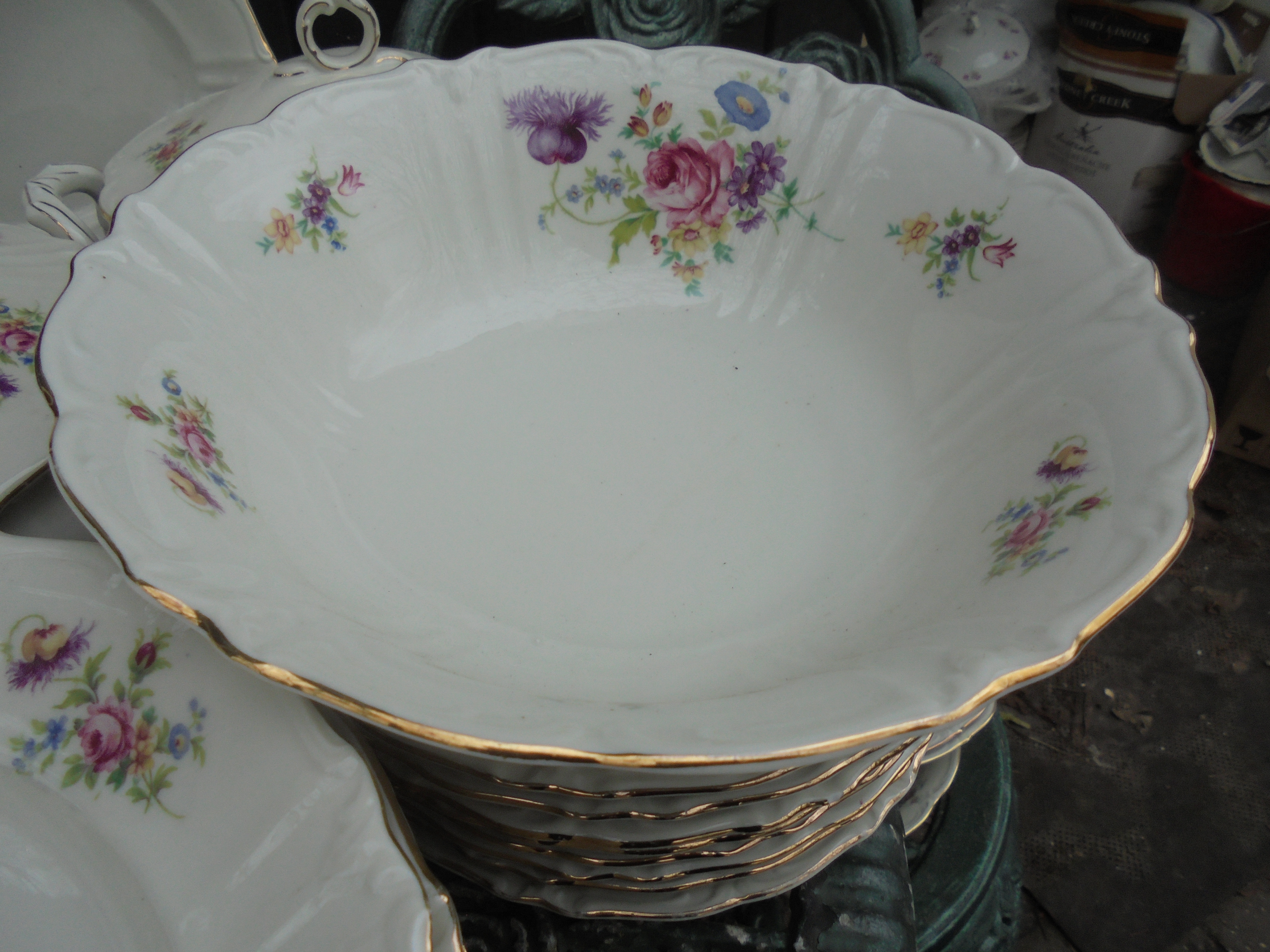 Dinerservies Titania Barok met bloemboeketten / roze pioen roos
