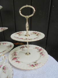 2 laags etagere Royal Albert Theepot "Lavender Rose" met roze roosjes