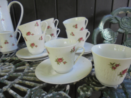 Koffiekop en schotel Winterling Roslau met roze/rode roosjes ZONDER gouden randje