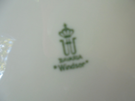 Windsor Botervloot met roze en gele roosjes guirlandertjes ZONDER GOUDDECORATIE rond de knop