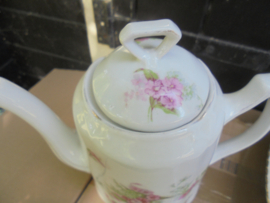 Hoge Theepot met roze bloemetjes